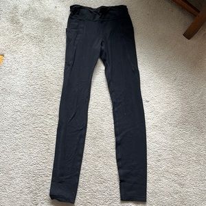 Athleta Girls leggings w pockets